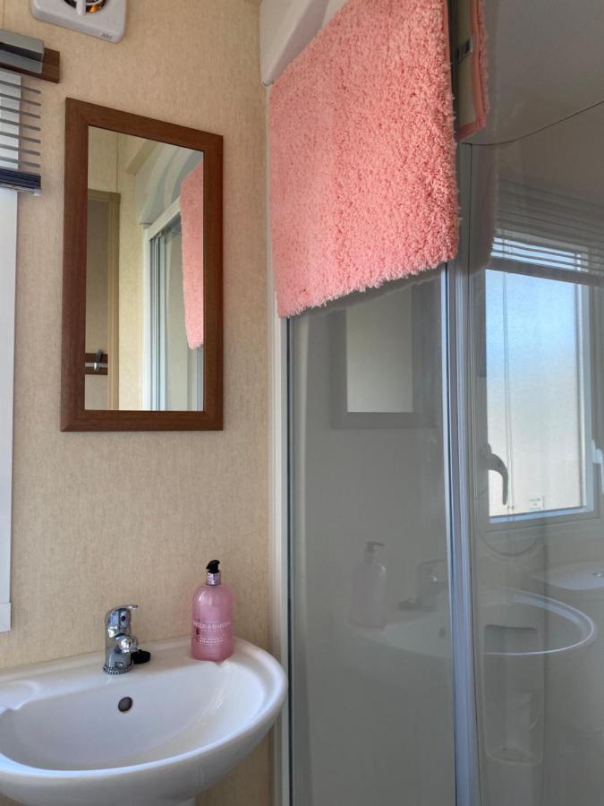 Vista Caravan Hire Seasalter Extérieur photo