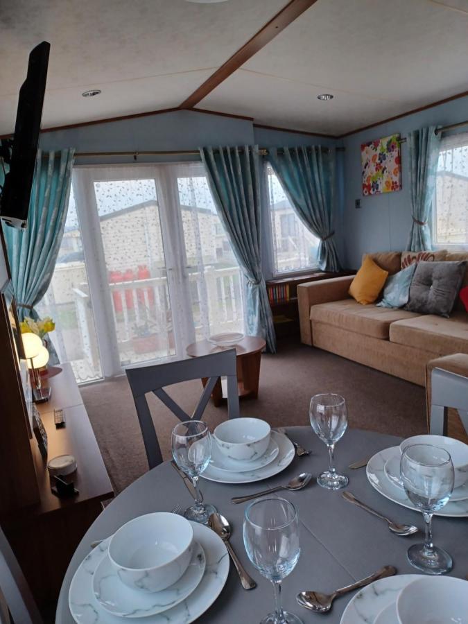 Vista Caravan Hire Seasalter Extérieur photo